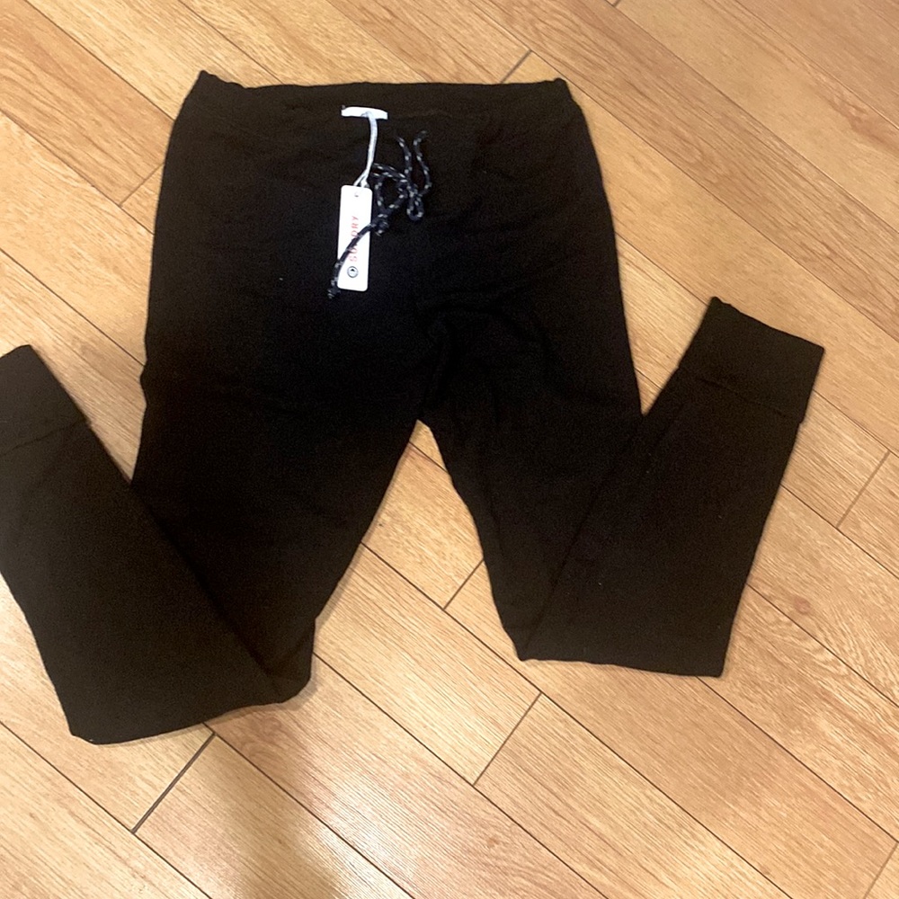 Sundry jogger size 2 medium. Never worn